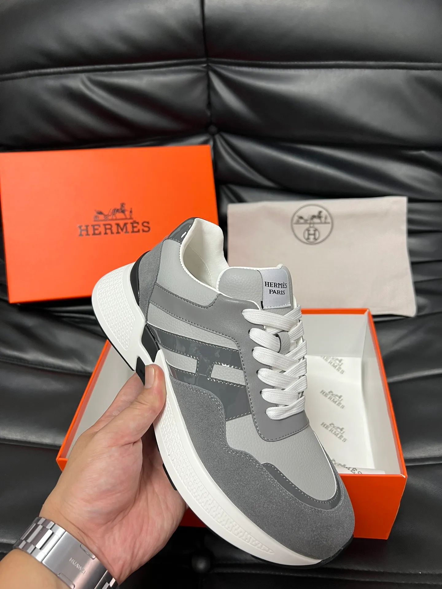 [HERMES] Hermès men's shoes 💰520💰 - High-end quality original order - Upper: 🔝 tumbled calfskin, suede calfskin, shoe body sewn with H pattern - Lining: water-dyed cowhide - Outsole: ultra-light T men's shoes 💰U foam rubber; two-color molded outsole - Super high quality control, fine workmanship: highlighted (high-end, luxury, grade) -Size : 39-44 (38, 45 can be customized)